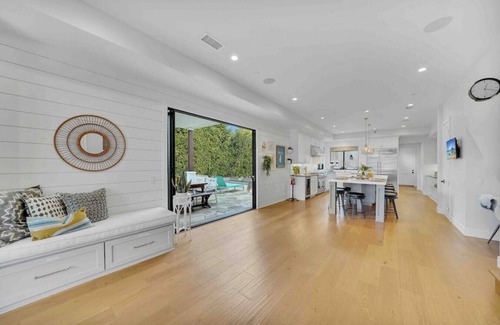 Huntington Beach Casa | Staycation!! Rooftop Ocean Views / 2min Walk To Beach / Private Pool
