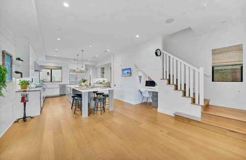 Huntington Beach Casa | Staycation!! Rooftop Ocean Views / 2min Walk To Beach / Private Pool