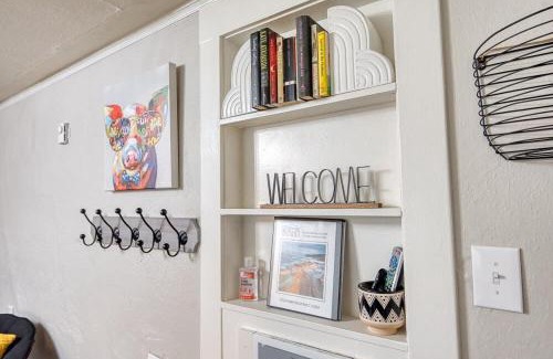 Coos Bay Apartamento | #StayinMyDistrict Heritage House Pet Friendly Apartment