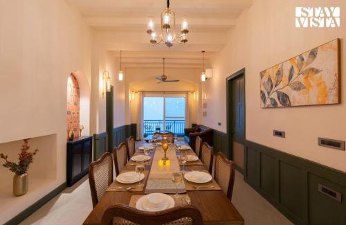 Kumarhatti Apartamento | StayVista at Raga Living with Mountain Views, Jacuzzi
