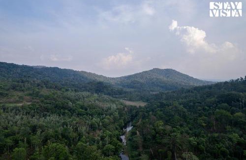 Somvarpet Villa | StayVista at Villa Estuaire Homestay - Your Cozy Villa - Coorg
