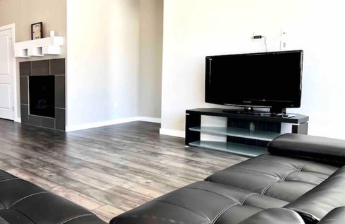 Caldwell Casa | stayy+hâus Gorgeous Modern Sunset Home ☀️🙏😴🌙🤙💧