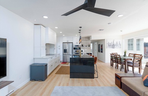 El Centro Casa | Steam and Rainfall showers, Chef's kitchen, king beds, 75 inch TV