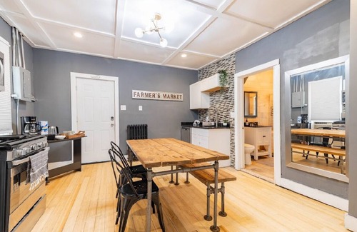 Detroit Condominio | Steam Punk Loft Heaven!