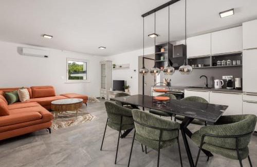 Vantacici Apartamento | Stella & Gloria apartments with balcony