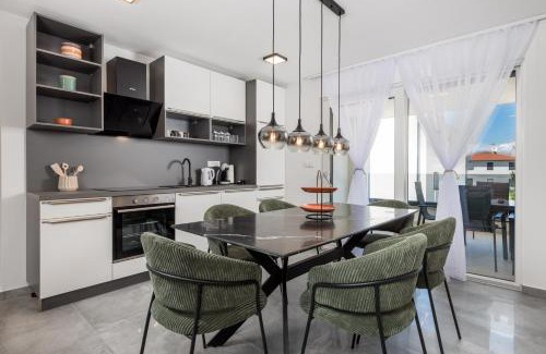 Vantacici Apartamento | Stella & Gloria apartments with balcony