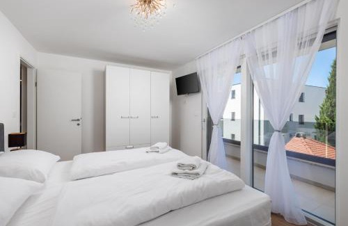 Vantacici Apartamento | Stella & Gloria apartments with balcony