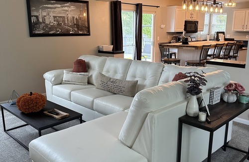 Ankeny Casa | Stellar 4 bedroom home, newly renovated in Ankeny