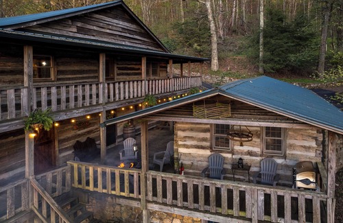 Wolf Laurel Cabina | Step back in time, and experience this amazing cabin inside Wolf Laurel Resort. Local Property Host