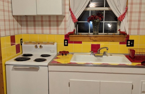 Granville Cabina | Retroceda en el tiempo en las colinas de Tennessee en el Starlite Retreat Cabin