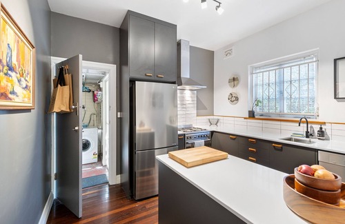 New Farm Apartamento | Regrese al estilo ~ 2Bed / 1Bath / 1Car ~ New Farm