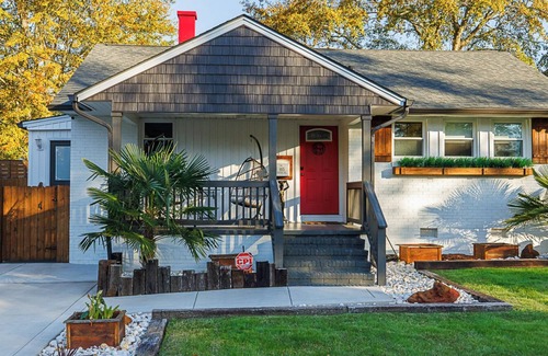 Terry Sanford Cabaña | Step into Crimson, where tranquility meets luxury in a quiet, safe neighborhood.