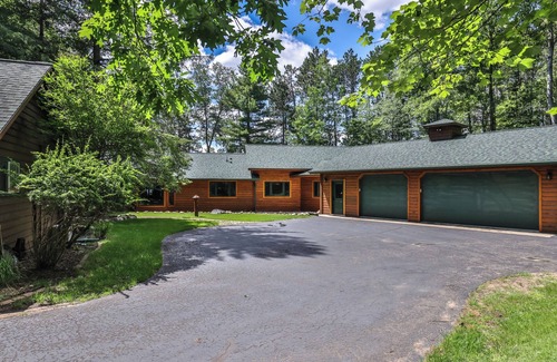 Eagle River Casa | Stepaway Vacation Rentals-Adlersee Lakehouse on lovely Eagle Lake