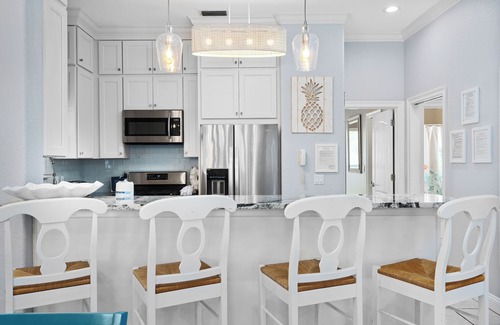 Crystal Shores Casa | Steps from the Beach, Pet Friendly!!