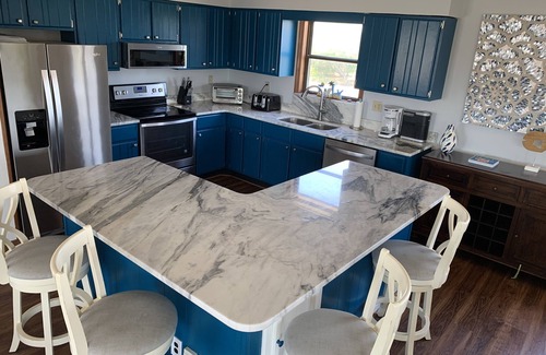 Duck Casa | 10% de descuento en septiembre / octubre; 2 min a la playa; vistas al mar; plano de planta divertido, luminoso y abierto;