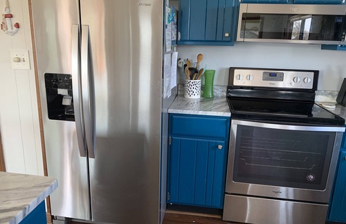 Duck Casa | 10% de descuento en septiembre / octubre; 2 min a la playa; vistas al mar; plano de planta divertido, luminoso y abierto;