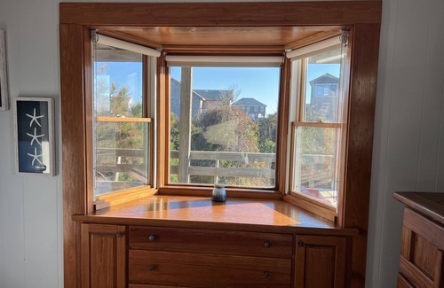 Duck Casa | 10% de descuento en septiembre / octubre; 2 min a la playa; vistas al mar; plano de planta divertido, luminoso y abierto;