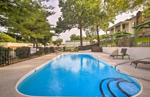 Downtown Branson Casa | Steps to Branson Landing Cozy Downtown Cottage!