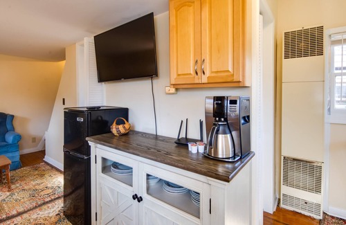 Mayville Cabaña | Steps to Chautauqua Lake: Cozy Cottage w/ Patio