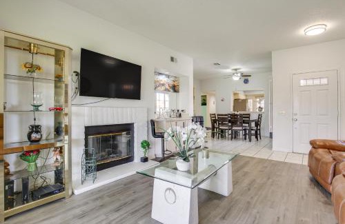 Palm Desert Apartamento | Steps to Community Pool and Spa Palm Desert Condo!