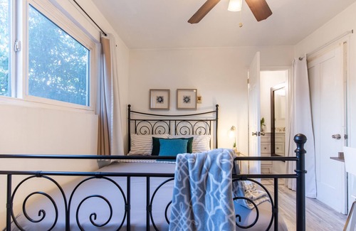 Bixby Knolls Casa | Steps to Dine & Shop, 2 Beds & 2 Baths, Garage Parking & Patio