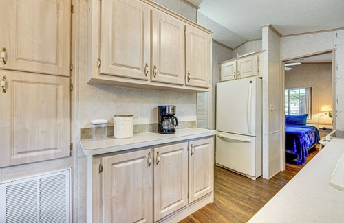 Salt Springs Casa | Steps to Lake Kerr: Home w/ Pool & Hot Tub Access!