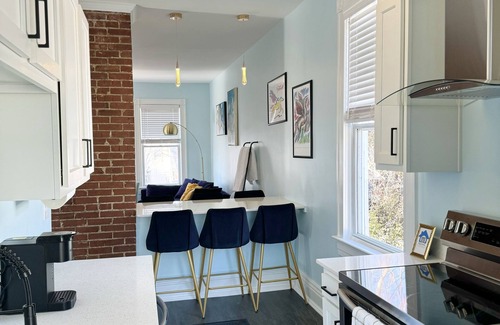 Highlands Casa | Steps to Restaurants, Nightlife, Shops~PacMan/King Bed~Bardstown Rd/Highlands