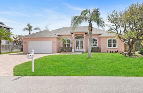 Vilano Beach Casa | Steps to Sand Sparkling Pool 5 Bdrm Near DT