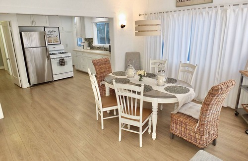 Peninsula Casa | Steps to the Beach & Alamitos Bay | Long Beach Peninsula