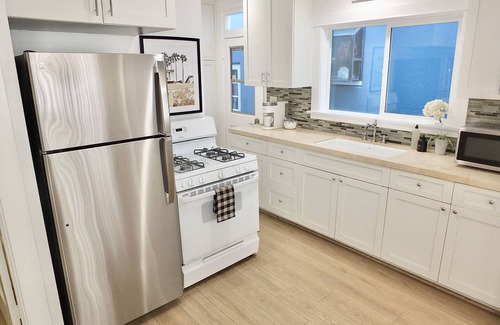 Peninsula Casa | Steps to the Beach & Alamitos Bay | Long Beach Peninsula