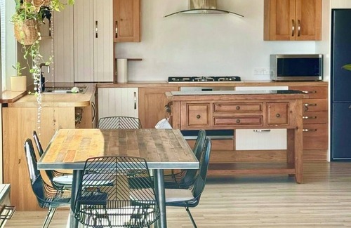 Te Tii Casa | Steps to the beach, ocean views, boat launching and kayaks included!