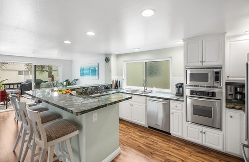 Hollywood Casa | Steps to the Sand & Harbor - Views, Modern & Fully Stocked w/ 4 Spacious Decks