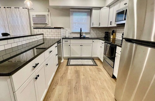 Joslyn Castle Apartamento | Steps to UNMC, Free Parking, Heart of Omaha