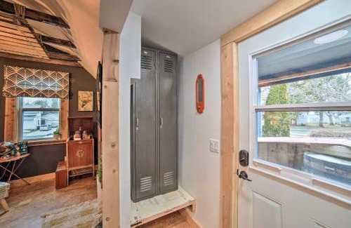 Sturgeon Bay Apartamento | Steps to Waterfront and Dtwn Sturgeon Bay Escape!