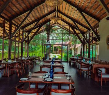Meppadi Complejo | Sterling Lontano Waterfront Wayanad