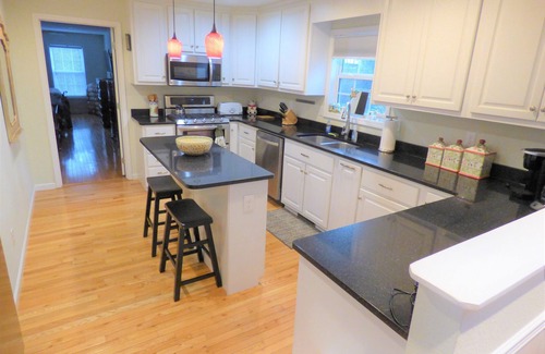 Murphy Casa | Still time to book for the beautiful leaves, some days still open.