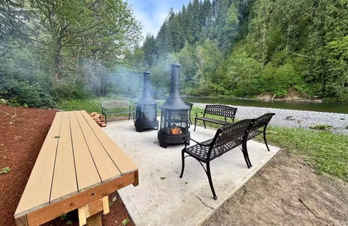 Arlington Cabina | Stillaguamish Riverfront Getaway