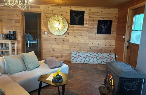 Kempenich Casa | Stilvolle Blockhütte mit Kaminofen - Nähe Nürburgring, Ahrtal und