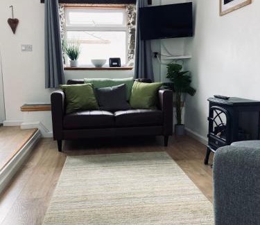 Dinas Apartamento | Stiwdio Eithinog