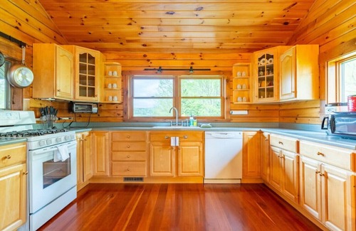 Wellsboro Cabina | Stocked fishing pond and AMAZING Views from the fire pit and hot tub!