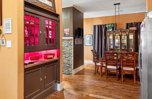 Fort Worth Casa | Stockyards-3/4 mile away!-Sleeps 8-Americana House, TCU close by