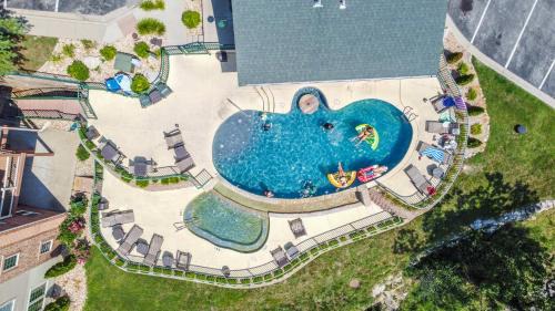 Indian Point Casa | Stone Cliff Relaxation with Resort Amenities