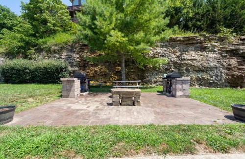 Indian Point Casa | Stone Cliff Relaxation with Resort Amenities