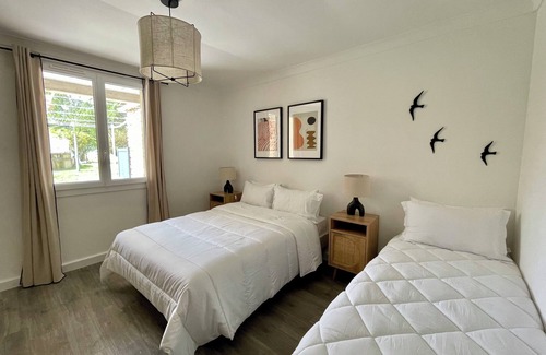 La Roque-sur-Pernes Casa | Stone haven in Provence.