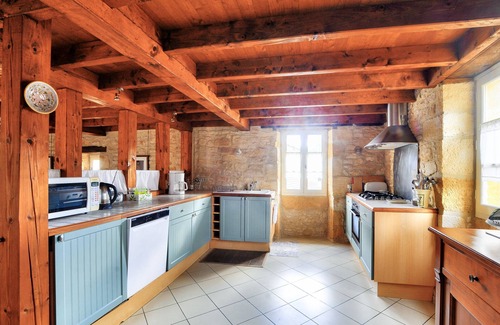 Saint-Leon-sur-Vezere Chalet De Esquí | Casa de piedra al pie de La Vézère, para 6