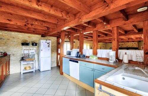 Saint-Leon-sur-Vezere Chalet De Esquí | Casa de piedra al pie de La Vézère, para 6