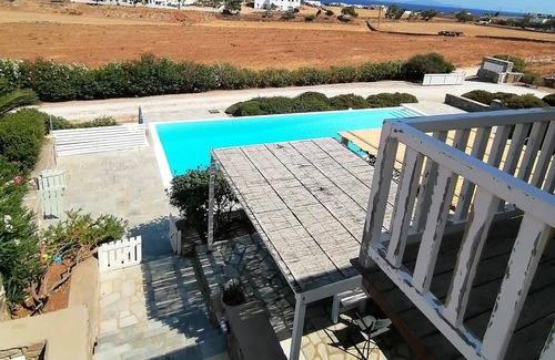 Logaras Casa | stone house 10 mIn from the beach!