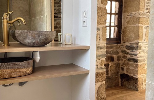 Donzenac Casa | Stone house 4 persons Animals accepted