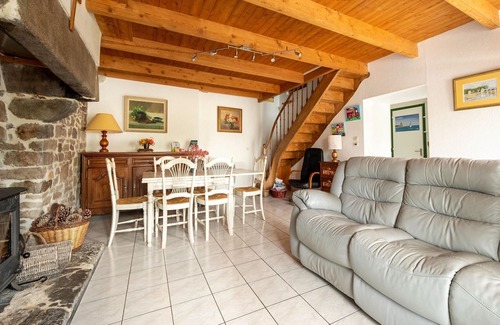 Saussey Casa | Cabaña de piedra en Saussey con bonito jardín