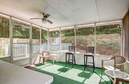 Stone Mountain Casa | Stone Mountain Home Amazing Yard & Pool